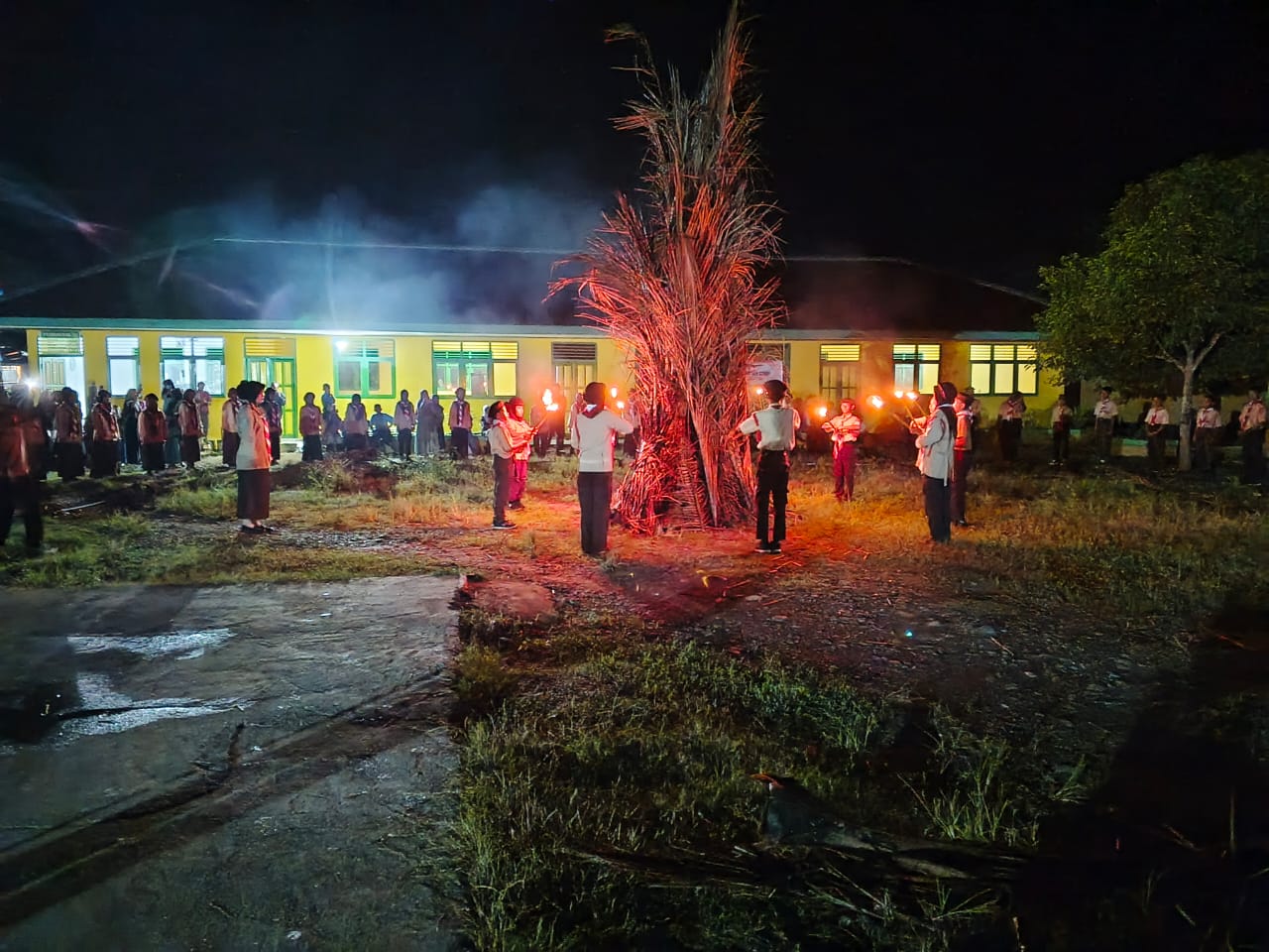 Kegiatan Sekolah Kemah